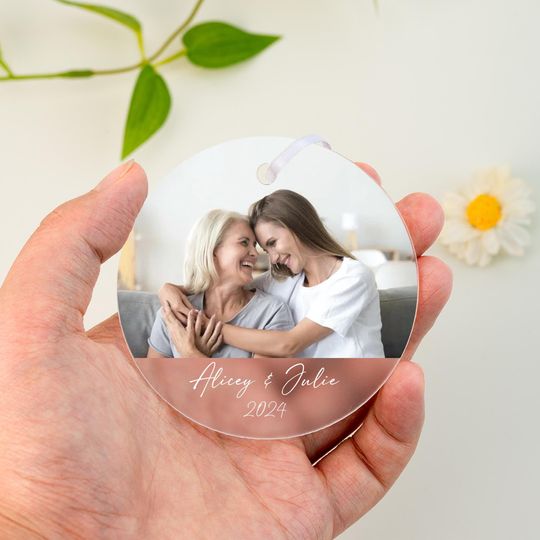 Discover Personalized Photo Ornament: Frosted Acrylic Family Keepsake