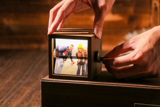 Discover Creative Anniversary/Christmas gifts for her/him/husband,Personalized Photo Flipbook Animation Picture Box,Custom wooden Photobox with Light