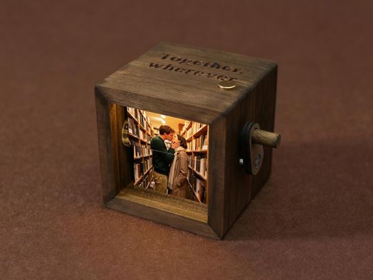Personalized Photo Flipbook Animation Box,Custom wooden Photo Book with Light,Custom Crank Photobox Picture Box ,Creative Anniversary gifts.