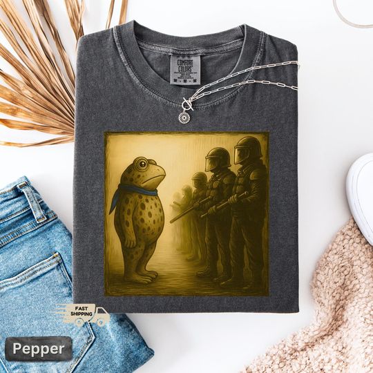 Discover Portland Frog Shirt, Resist Frog Protest T-Shirt, Anti Fascist Frog Sweatshirt