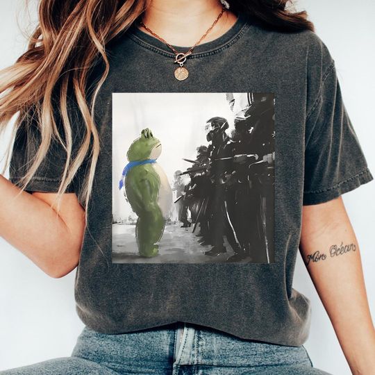 Discover Portland Frog Protest Unisex T-Shirt, I Stand With Frog, Resist Portland Frog Shirt