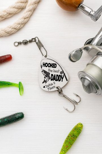 Personalized Fishing Lure Hooked the Best Dad or Grandpa Custom Engraved Stainless Steel Gift from Kids | Fathers Day, Birthday, Keepsake