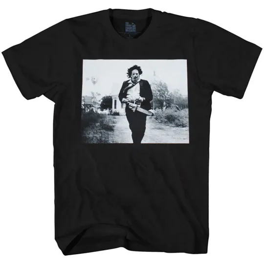 Discover Texas Chainsaw Massacre Leatherface Running T-Shirt