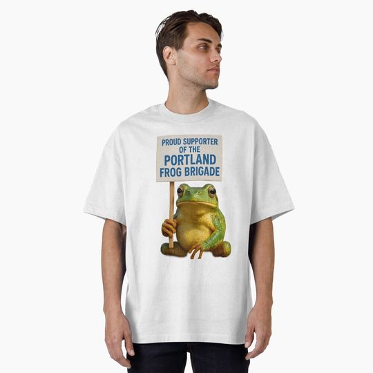 Discover Frog Brigade supporter Oversized T-Shirt