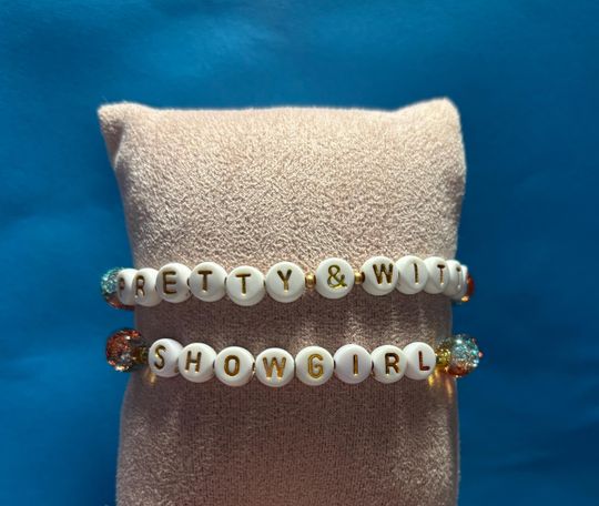 Discover Showgirl Pretty & Witty Bracelet Set