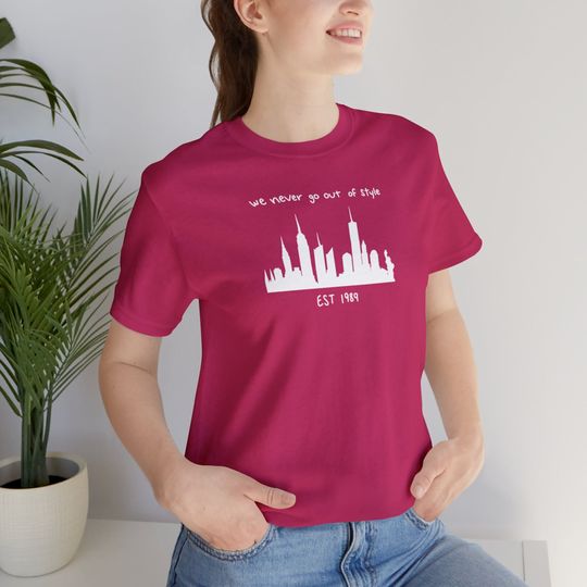 Discover taylor version Tee: New York Skyline, Taylor Fan T-Shirt