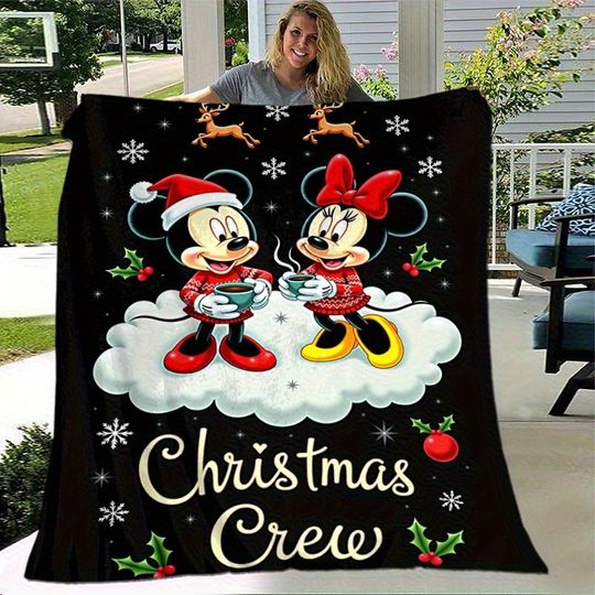 Discover Disney Mickey Minniee Christmas heart-warming cup accompanied by a Christmas blanket to create an exclusive Christmas atmosphere