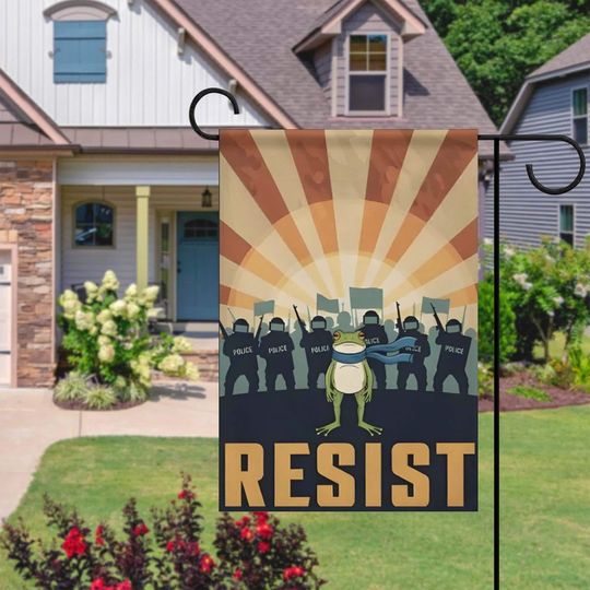 Resist Portland Frog Protest Garden Flag, Resist Frog ICE Garden Flag, Anti Establishment Deportation Resistance Flag, No Kings Flag 12x18"