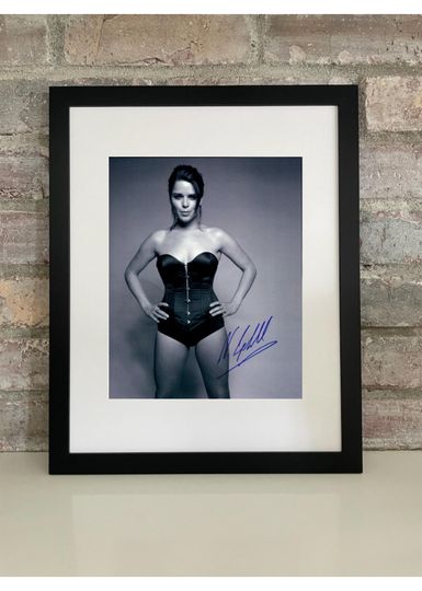 Neve Campbell Photo with Reprint Autograph  90s Horror Icon