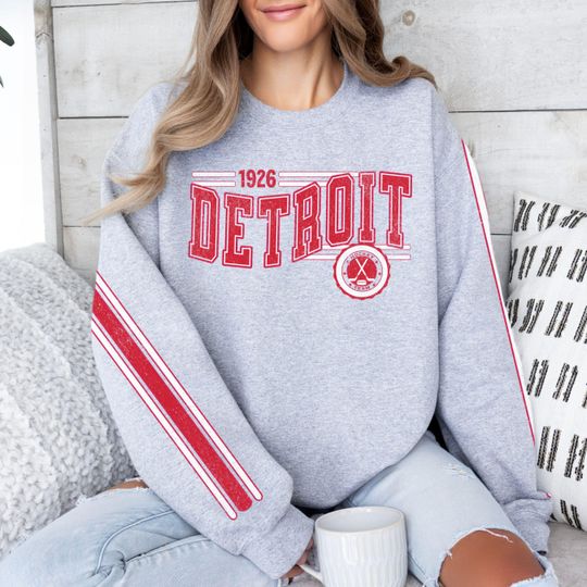 Detroit Hockey Vintage Crewneck Sweatshirt, Retro Red Wing Hockey Team Sweatshirt, Unisex Sleeve Print Distressed Hockey Shirt, Hockey Fan