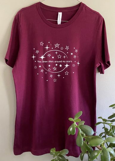 Discover You drew stars around my scars. Taylorr Swifts t shirt. Size medium.