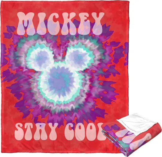 Discover Disney Mickey Mouse & Minnie Stay Cool Cozy Fleece Blanket