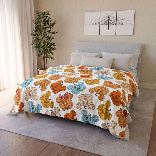 Discover Halloween Mickey Minnie Pumpkin Blanket: Soft Fleece Throw