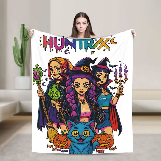 Discover Kpop Huntrix Halloween Fleece Blanket