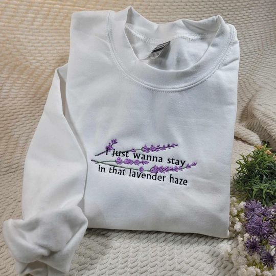 Discover Lavender Haze Embroidered Crewneck Sweatshirt: Comfy Unisex Fit