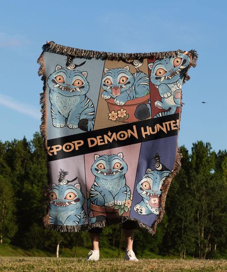 Discover Kpop Demon Hunters Hand Woven Cozy Blanket | Manga Tapestry |  Woven Wall Hanging