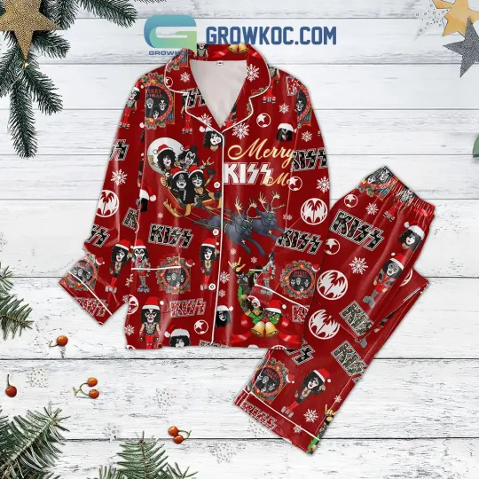 Discover Kiss Merry Christmas Pajamas Set