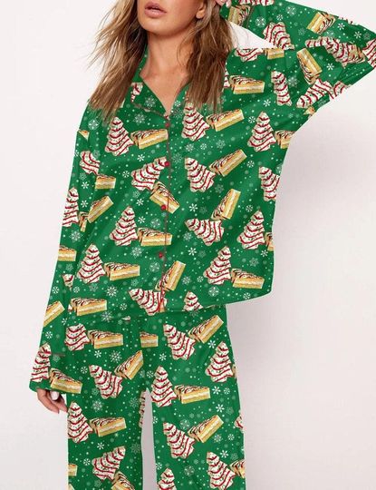 Christmas Tree Cake Pajamas Set,Green Holiday Pjs for Women,Cute Christmas Sleepwear, Matching Family Xmas Outfit, Cozy Loungewear Gift 2025