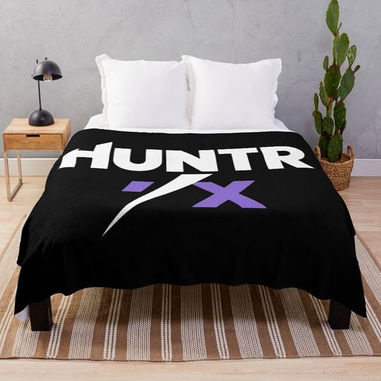 Discover HUNTR/X Minimal Logo - Purple Slash K-pop Street Style Fleece Blanket
