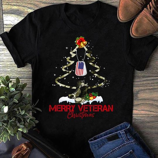 Discover Merry Veteran Christmas T-Shirt: Army Camo Xmas Tree