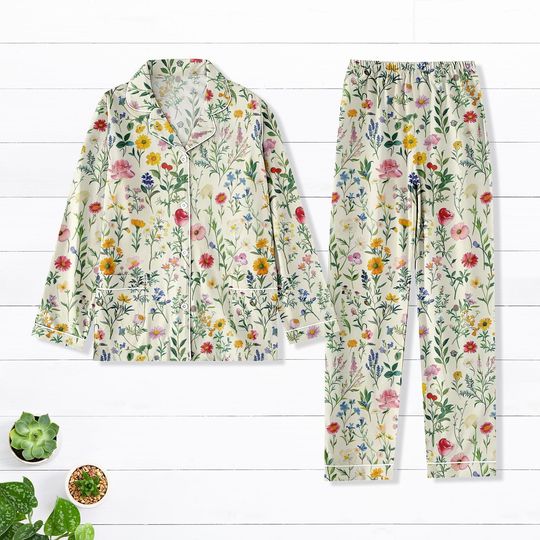 Boho Wildflowers Pajamas Sets, Flowers Women Pajamas, Floral Holiday Pajamas, Nature Lover Gift, Cottagecore Pj Set