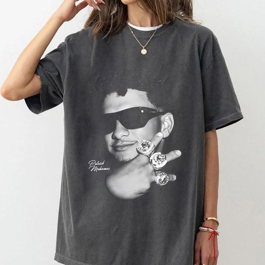 Discover Patrick Mahomes Retro Shirt, Kansas City Football Shirt, Chiefs Fan Gift, Unisex football Graphic Shirt , Throwback Football Shirt