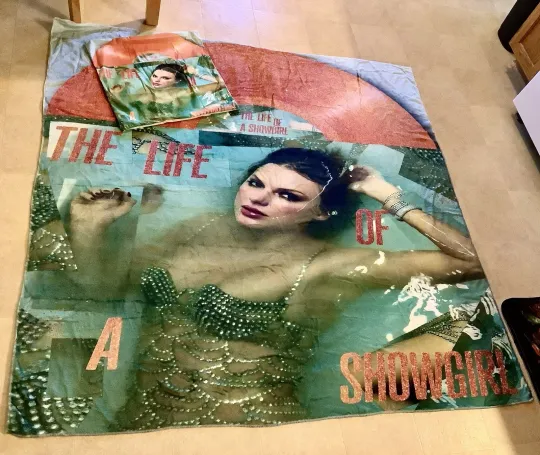 Discover NEW One Of A Kind~Taylorr Swifts “Life OfA Showgirl Plush Blanket