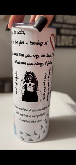 Taylorr Swifts 20 oz tumbler