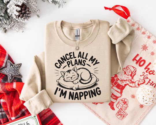 Discover Adorable Cat Sweatshirt: Cozy Unisex Sweatshirt Gift