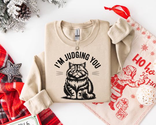 Discover Unisex Cozy Cat Pullover - 'I'm Judging You' Funny Monocle Cat Sweatshirt - Ideal Gift for Cat Lovers