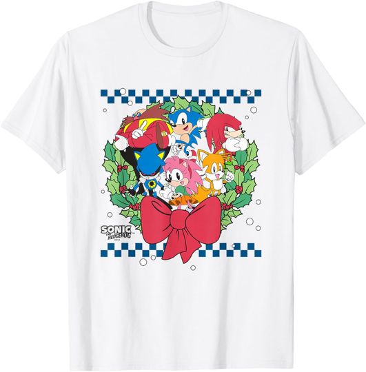 Discover Sonic The Hedgehog Christmas Wreath Group Shot Chest Logo T-Shirt