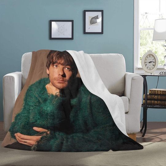Discover Louis Tomlinson Fleece Blanket - Travel, Birthday, Mother’s & Father’s Day Gift