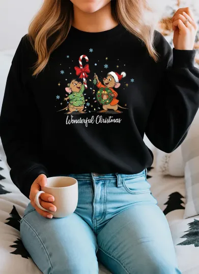 Discover 2025 Christmas Sweatshirt ,Disney family Jumper, Wonderful Christmas ( swt)