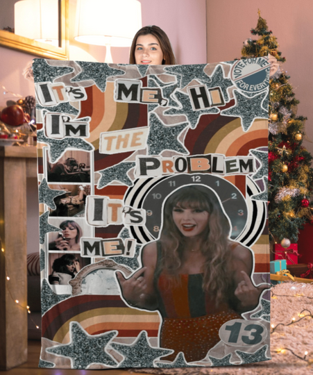 Discover Swift It's Me Hi I'm the Problem Fleece Blanket