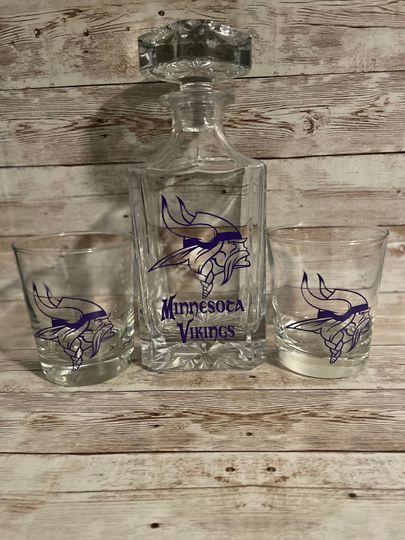 Discover Minnesota Vikings Whiskey Gift/Vikings Fan/Minnesota Vikings Gift for Him/ Whiskey Lover Gift/Whiskey Decanter Gift Set