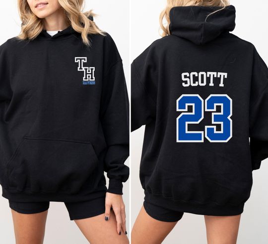 Discover TH RAVENS Unisex Heavy Blend Hoodie Gildan Scott 23 One Tree Hill Merch