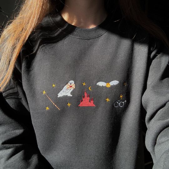 Discover Embroidered sweatshirt Wizard, Book sweatshirt, Bookish sweatshirt, Fantasy crewneck sweatshirt, School of Witchcraft and Wizardry