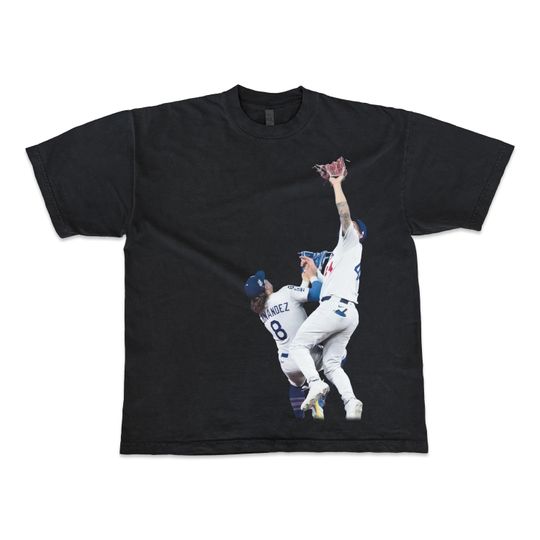 Discover Dodgers Game 7 Andy Page Kike Hernandez Outfield Catch Baseball Vintage Look Oversized Boxy T Shirt Bootleg Washed World Series 2025