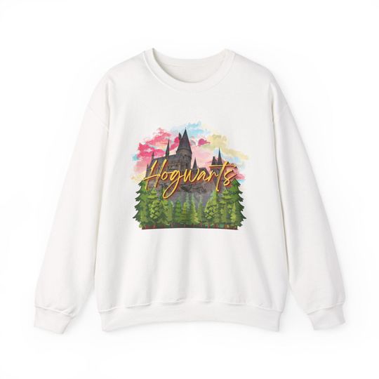Hogwarts Vintage Crewneck Sweatshirt, Cozy Unisex Sweater, Ideal Gift for Harry Potter Fans, Fall/Winter Apparel, Warm Layering Piece