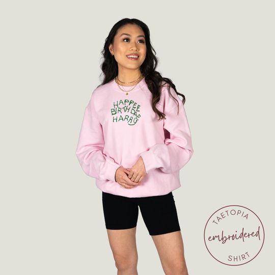 Discover Embroidered Happee Birthdae Harry Sweatshirt, Magic Wizard Sweatshirt, Unisex Crewneck, Wizard Shirt, Wizard School Sweatshirt, Magic School