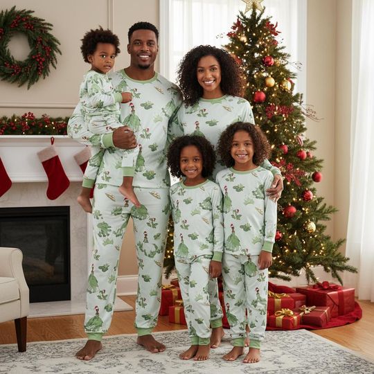 Discover Retro Princess Tiana Holiday Wreath Watercolor Pajamas Set, Princess And The Frog Xmas Pajamas, Disney Princess Christmas Pjs, Gift For Her