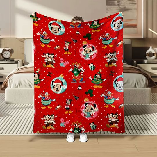 Discover Disney Christmas Carnival: Mickey Minnie accompanies you with a warm winter red blanket