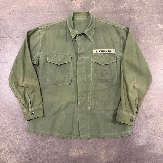 Discover New England Patriots Sporty Mascot Design Sleeveless Jacket