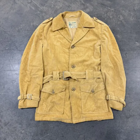 Discover Iowa Hawkeyes Sporty Mascot Design Sleeveless Jacket