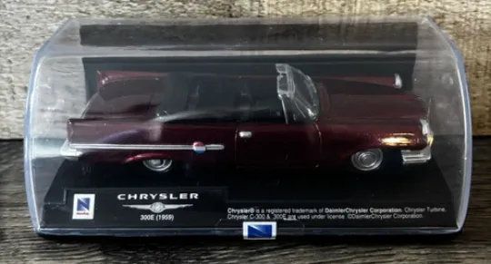 Discover New-Ray 1/43  diecast 1959 Burgandy Chrysler 300E Convertible Black Interior NIB