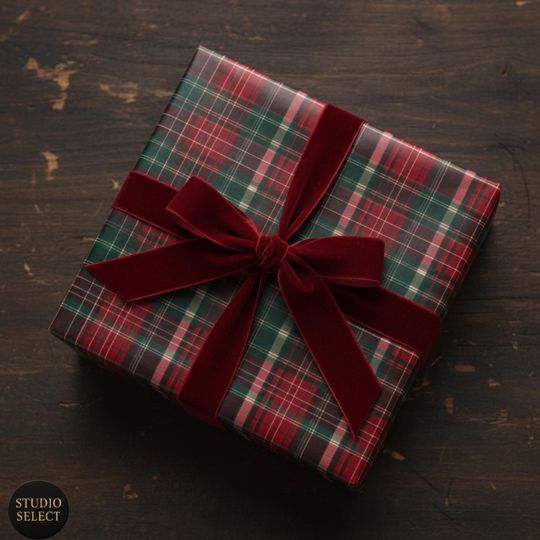 Discover Plaid Christmas Wrapping Paper, Tartan Pattern Holiday Gift Wrap Roll: Red & Green