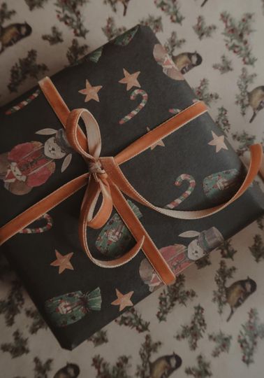 Discover Christmas Wrapping paper, Christmas Gift Wrap, Christmas Wrap, Graphical Christmas Gift Warp, Xmas Wrapping paper, gift paper