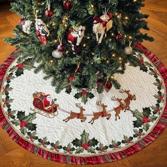 Discover Santa Sleigh Christmas Tree Skirt, Quilted Tree Skirt, Reindeer Holiday Tree Skirt, Festive Xmas Decor, Santa Sleigh Round Tree Mat