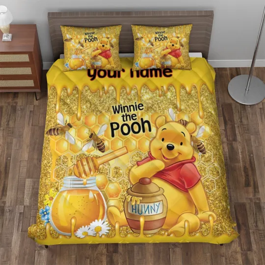 Personalized Winnie The Pooh Glitter Pooh Bear Loving Honey Quilt Bed Set