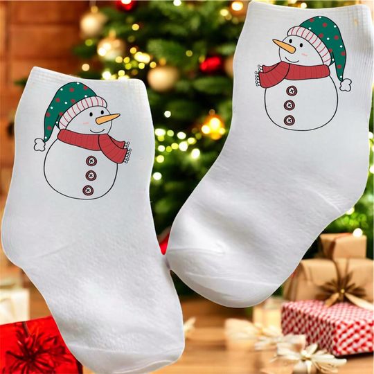 Discover Baby/Toddler/Child/Teen Snowman Socks. Multiple sizes offered. Choose from 0-6 months to 10 years. Cute Gift!